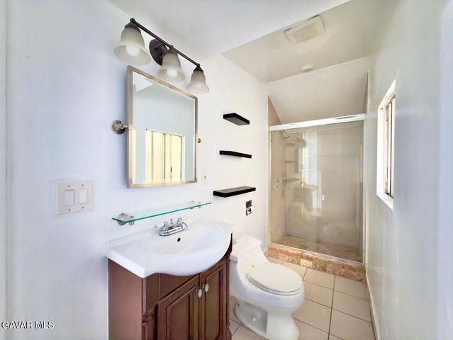 6118 Bellingham Avenue, North Hollywood, CA 91606