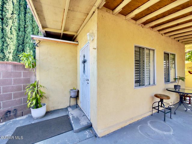 6118 Bellingham Avenue, North Hollywood, CA 91606