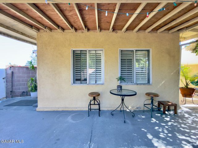 6118 Bellingham Avenue, North Hollywood, CA 91606