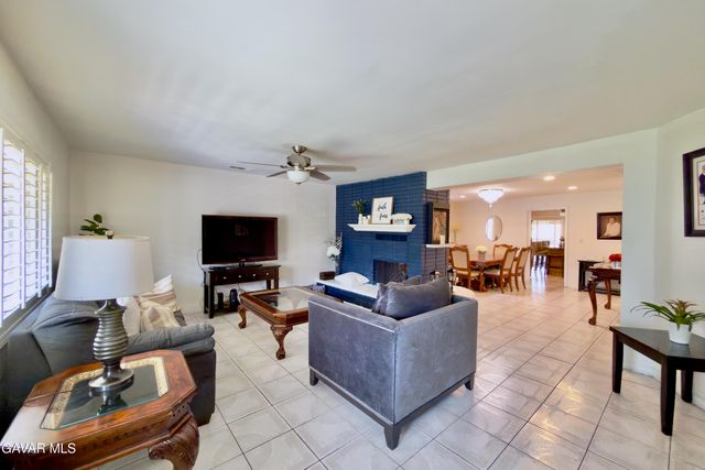 6118 Bellingham Avenue, North Hollywood, CA 91606