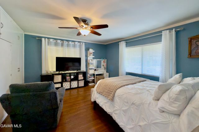 6118 Bellingham Avenue, North Hollywood, CA 91606