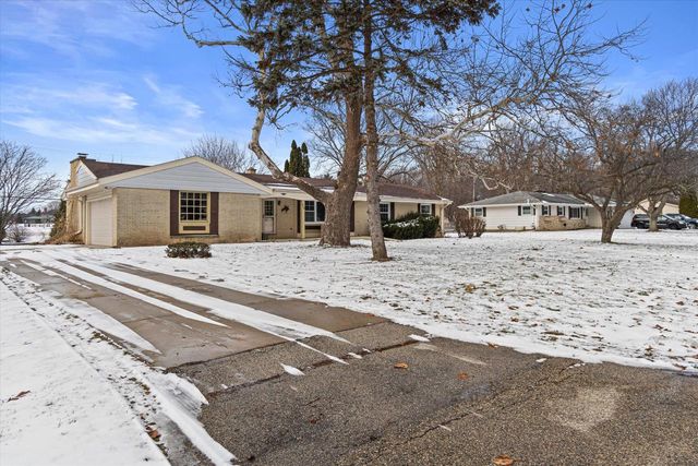 4335 N 145th STREET, Brookfield, WI 53005