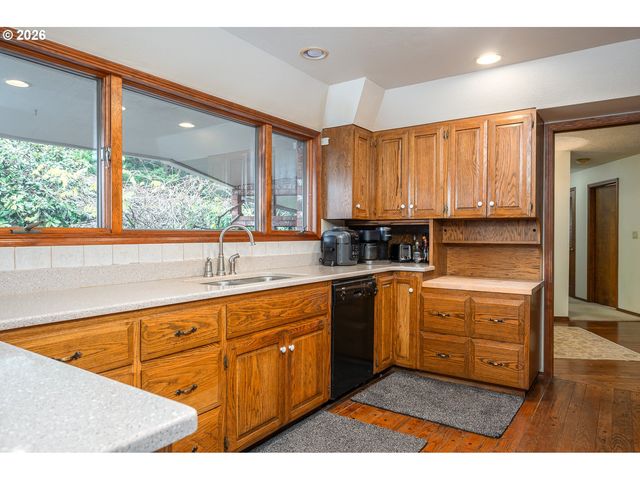 27572 S KINZY Rd, Estacada, OR 97023
