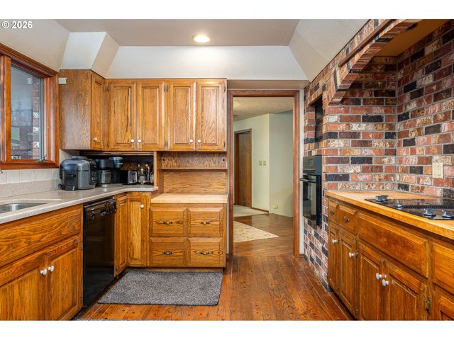 27572 S KINZY Rd, Estacada, OR 97023