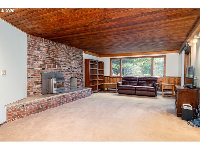 27572 S KINZY Rd, Estacada, OR 97023