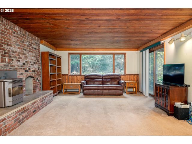 27572 S KINZY Rd, Estacada, OR 97023