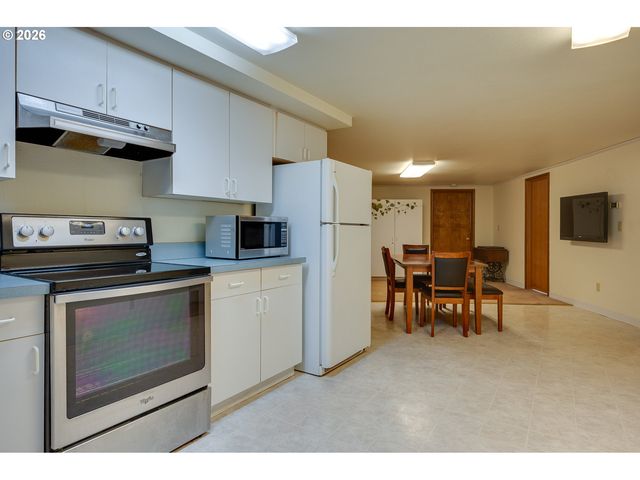 27572 S KINZY Rd, Estacada, OR 97023