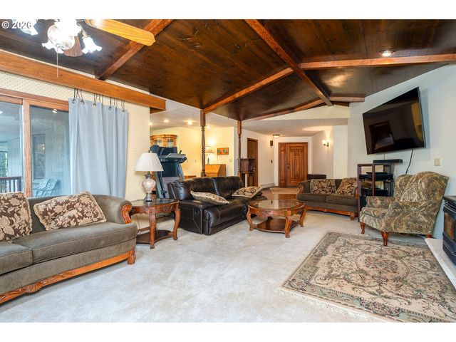 27572 S KINZY Rd, Estacada, OR 97023