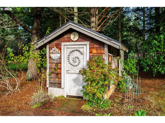 27572 S KINZY Rd, Estacada, OR 97023