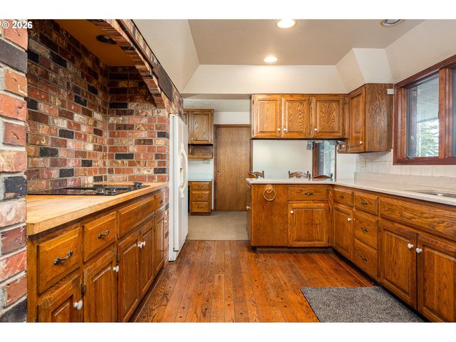 27572 S KINZY Rd, Estacada, OR 97023