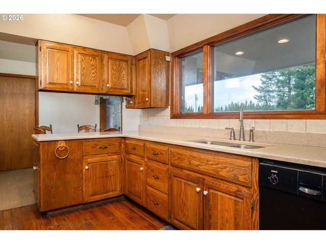 27572 S KINZY Rd, Estacada, OR 97023