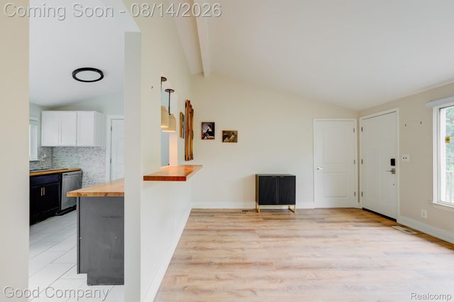 30110 Fairfax Street, Southfield, MI 48076