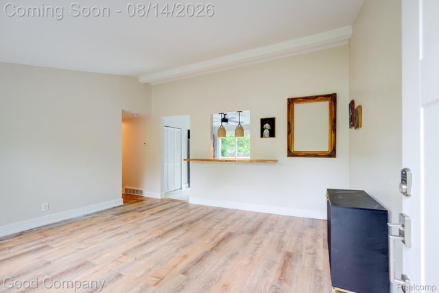 30110 Fairfax Street, Southfield, MI 48076