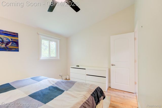 30110 Fairfax Street, Southfield, MI 48076