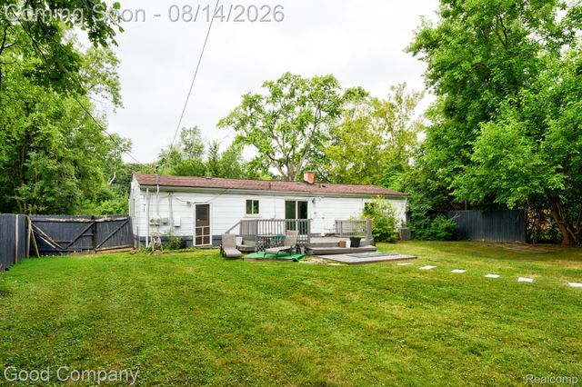 30110 Fairfax Street, Southfield, MI 48076