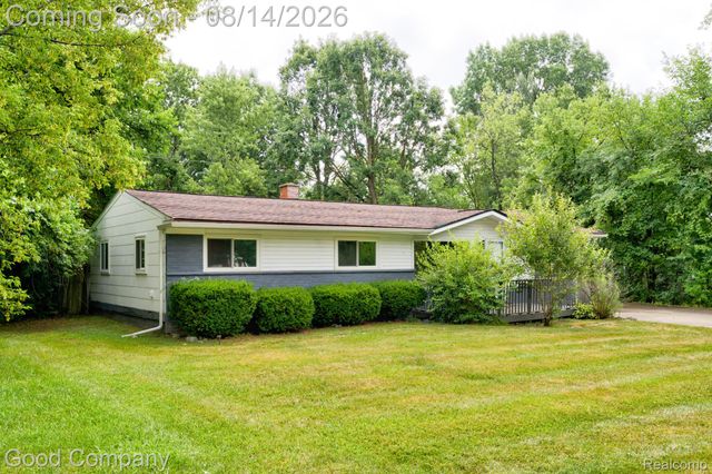 30110 Fairfax Street, Southfield, MI 48076
