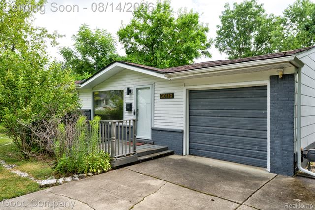 30110 Fairfax Street, Southfield, MI 48076