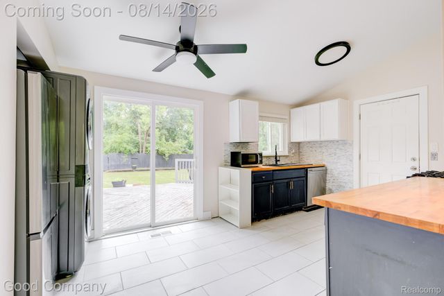 30110 Fairfax Street, Southfield, MI 48076