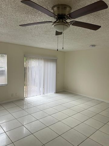 950 SW 74th Ave 950, North Lauderdale, FL 33068