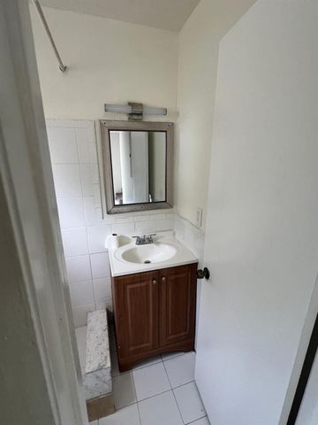 950 SW 74th Ave 950, North Lauderdale, FL 33068