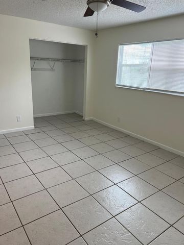 950 SW 74th Ave 950, North Lauderdale, FL 33068