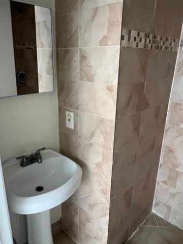 950 SW 74th Ave 950, North Lauderdale, FL 33068