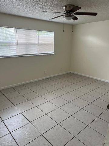 950 SW 74th Ave 950, North Lauderdale, FL 33068