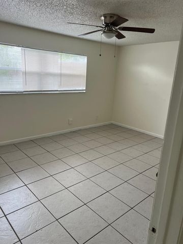 950 SW 74th Ave 950, North Lauderdale, FL 33068