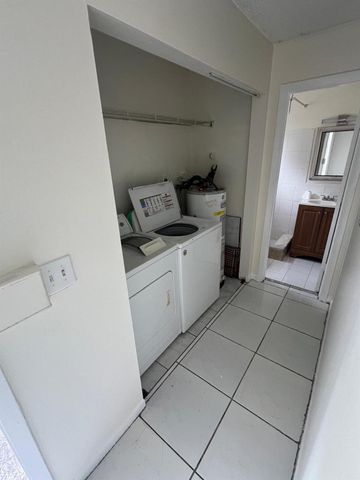 950 SW 74th Ave 950, North Lauderdale, FL 33068