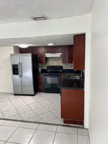 950 SW 74th Ave 950, North Lauderdale, FL 33068