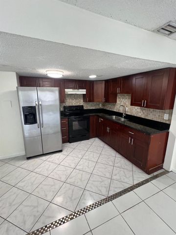 950 SW 74th Ave 950, North Lauderdale, FL 33068