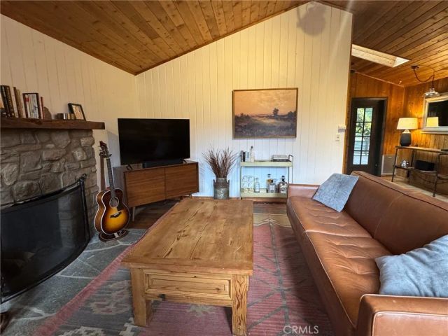 456 S Skyline Drive, Thousand Oaks, CA 91361