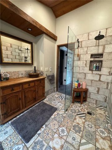 456 S Skyline Drive, Thousand Oaks, CA 91361