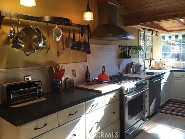 456 S Skyline Drive, Thousand Oaks, CA 91361