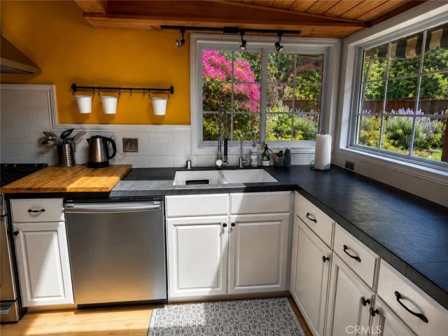456 S Skyline Drive, Thousand Oaks, CA 91361