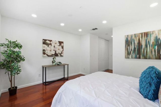 972 Belmont Terrace 7, Sunnyvale, CA 94086