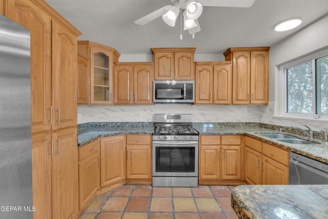 404 CHERMONT Drive, El Paso, TX 79912