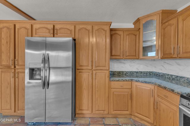 404 CHERMONT Drive, El Paso, TX 79912