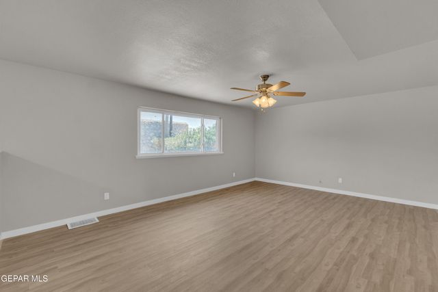404 CHERMONT Drive, El Paso, TX 79912