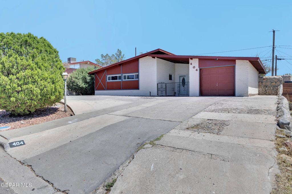 404 CHERMONT Drive, El Paso, TX 79912