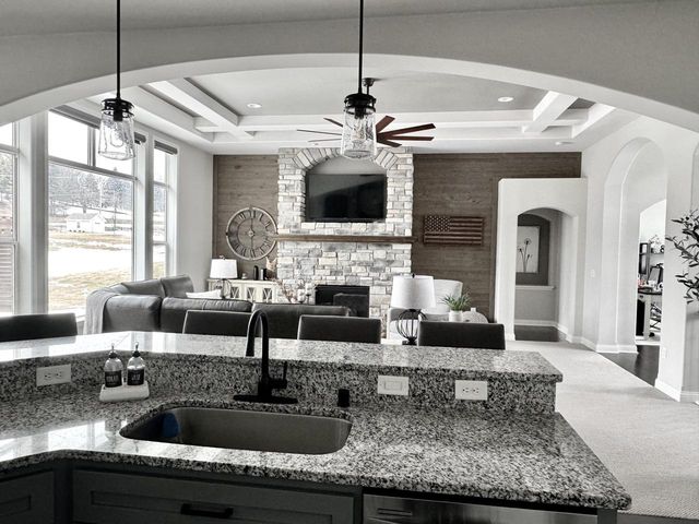 W222S4127 Timm DRIVE, Waukesha, WI 53189