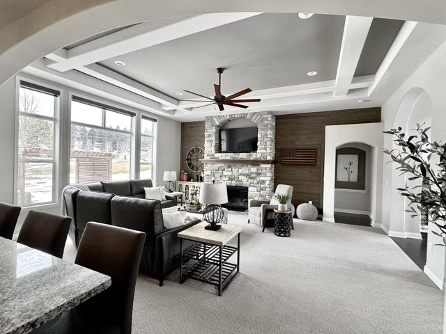 W222S4127 Timm DRIVE, Waukesha, WI 53189