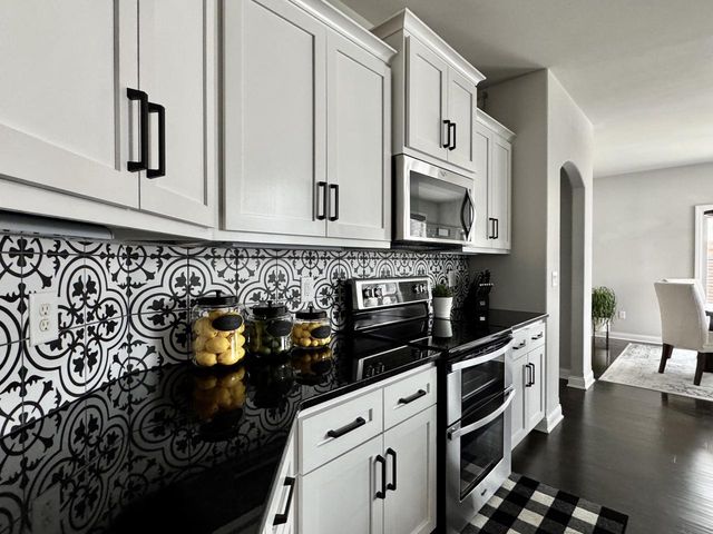 W222S4127 Timm DRIVE, Waukesha, WI 53189