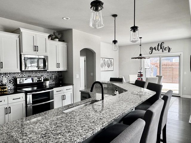 W222S4127 Timm DRIVE, Waukesha, WI 53189