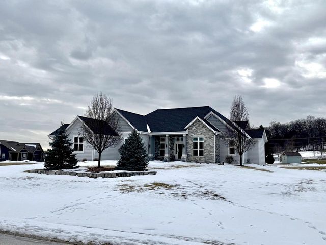 W222S4127 Timm DRIVE, Waukesha, WI 53189