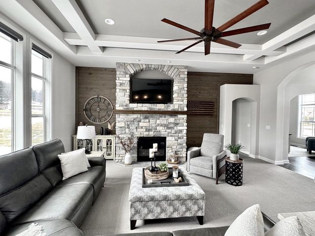 W222S4127 Timm DRIVE, Waukesha, WI 53189