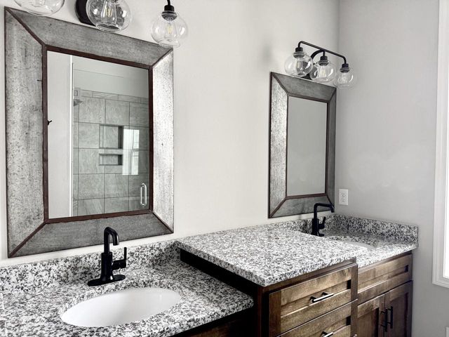 W222S4127 Timm DRIVE, Waukesha, WI 53189