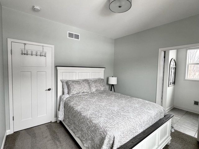 W222S4127 Timm DRIVE, Waukesha, WI 53189