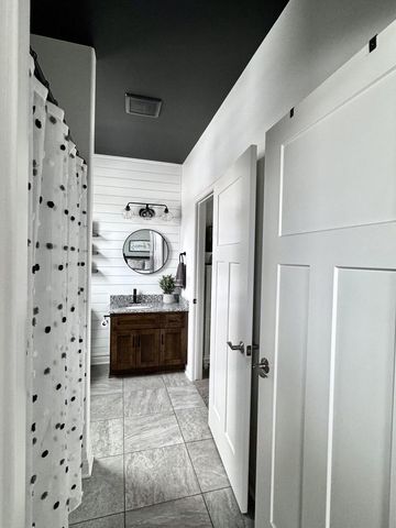 W222S4127 Timm DRIVE, Waukesha, WI 53189