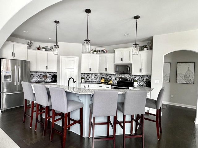 W222S4127 Timm DRIVE, Waukesha, WI 53189